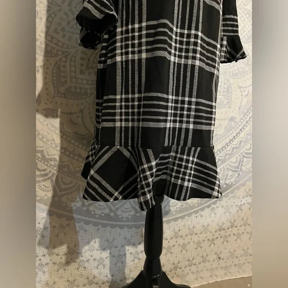 Chaps Plaid Long Sleeve Dress in Great Condition - Picture 3 of 7